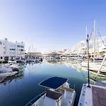 Cubo\'S Beach Side Diana Apartment